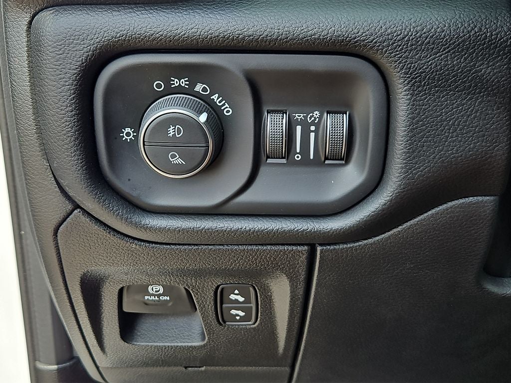 2026 RAM 1500 RAM 1500 LONE STAR CREW CAB 4X2 5'7' BOX