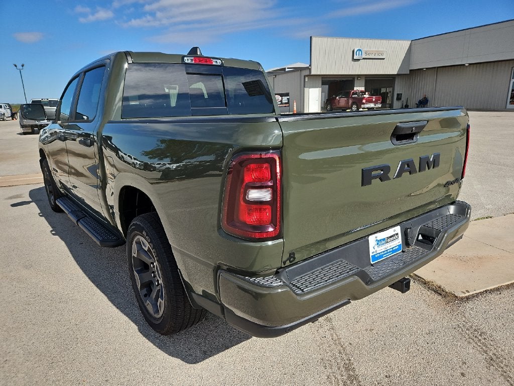 2026 RAM 1500 RAM 1500 EXPRESS CREW CAB 4X4 5'7' BOX