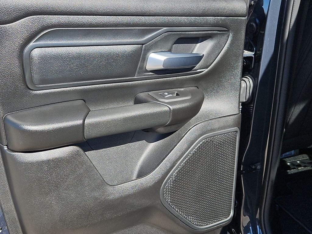 2026 RAM 1500 RAM 1500 EXPRESS QUAD CAB 4X4 6'4' BOX