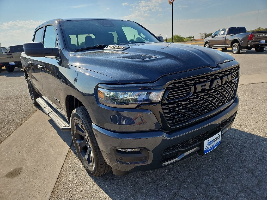 2027 RAM 1500 RAM 1500 EXPRESS CREW CAB 4X4 5'7' BOX