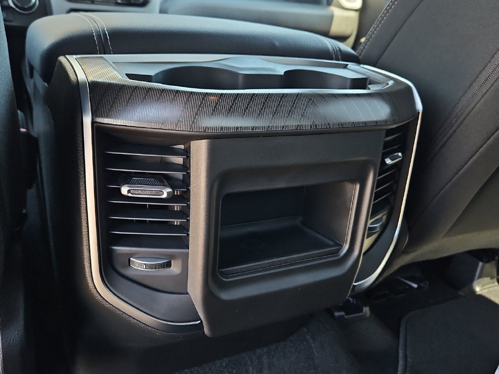 2027 RAM 1500 RAM 1500 EXPRESS CREW CAB 4X4 5'7' BOX