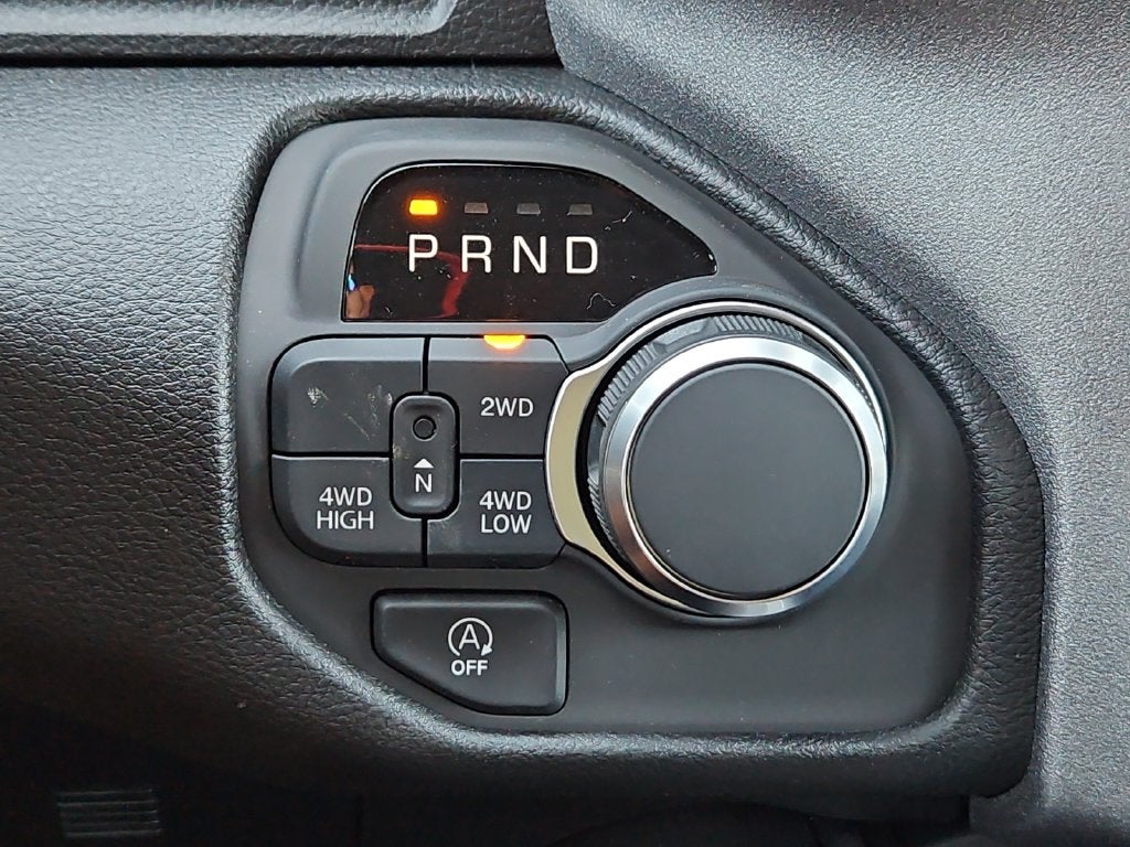 2027 RAM 1500 RAM 1500 EXPRESS CREW CAB 4X4 5'7' BOX
