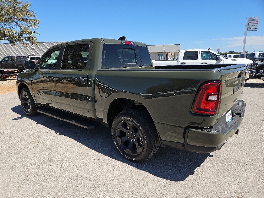 2027 RAM 1500 RAM 1500 EXPRESS CREW CAB 4X4 5'7' BOX