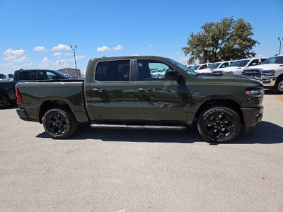 2027 RAM 1500 RAM 1500 EXPRESS CREW CAB 4X4 5'7' BOX