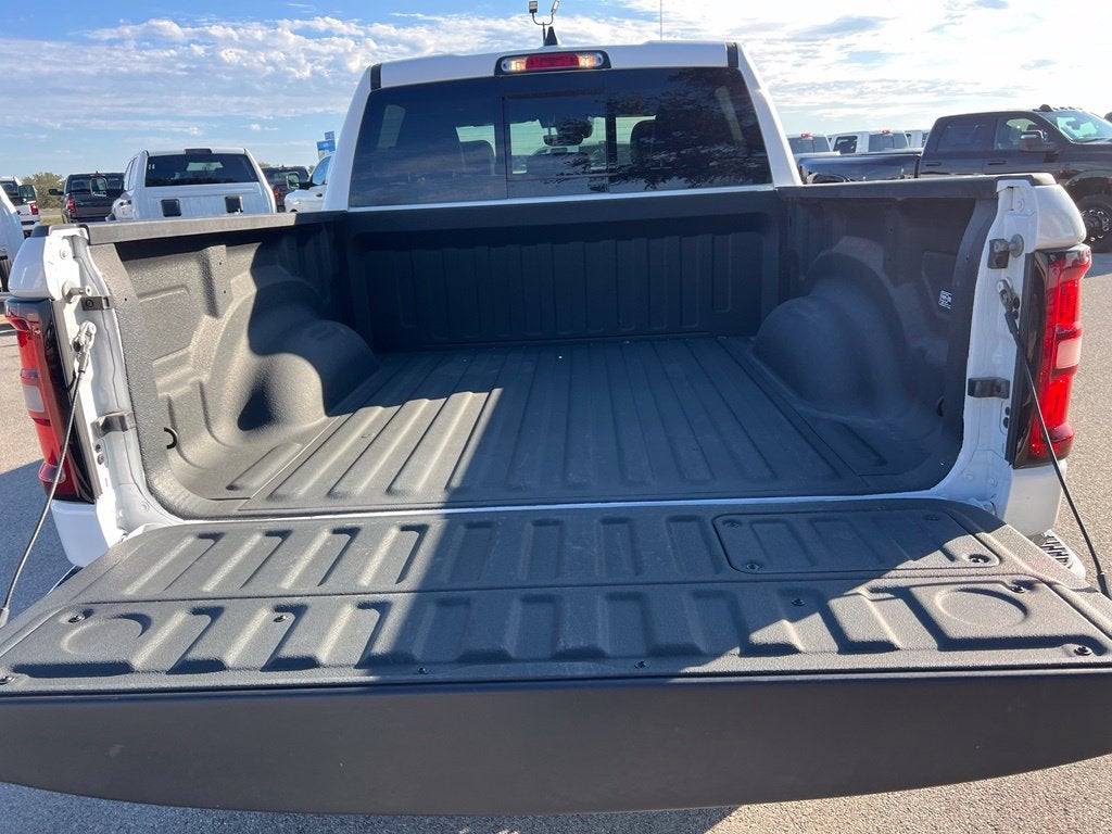 2026 RAM 1500 Laramie Crew Cab 4x4 5'7' Box