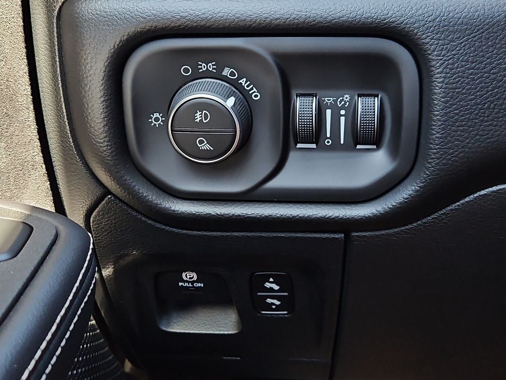 2027 RAM 1500 RAM 1500 RHO CREW CAB 4X4 5'7' BOX