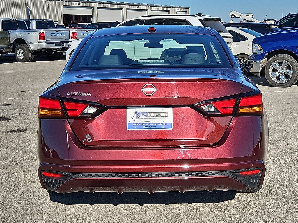 2025 Nissan Altima SV FWD