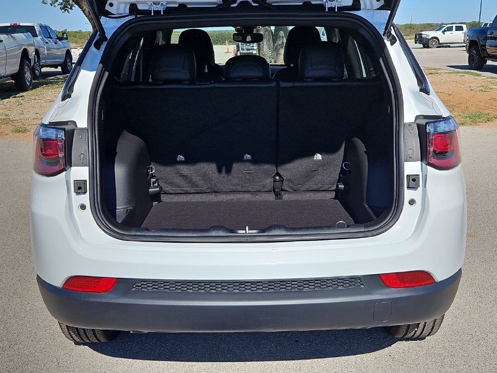 2027 Jeep Compass COMPASS LATITUDE ALTITUDE 4X4
