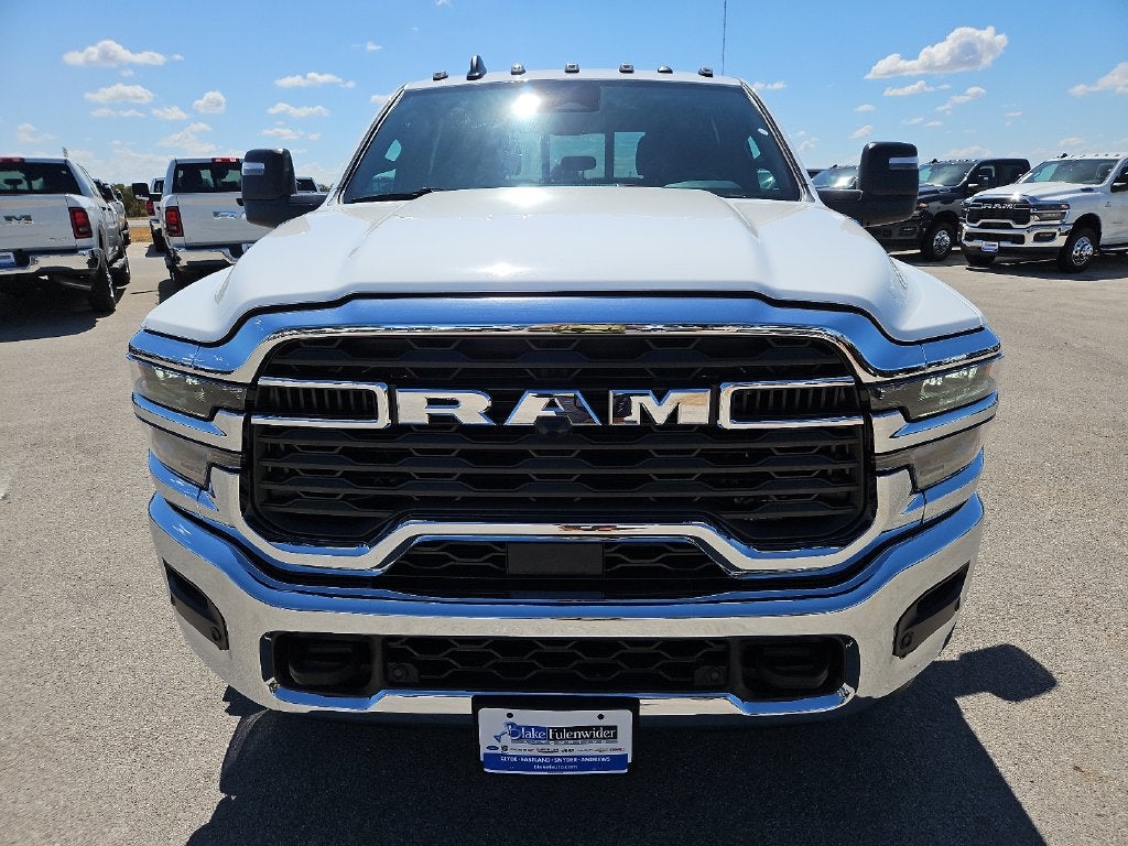 2027 RAM 3500 RAM 3500 TRADESMAN CREW CAB 4X4 8' BOX