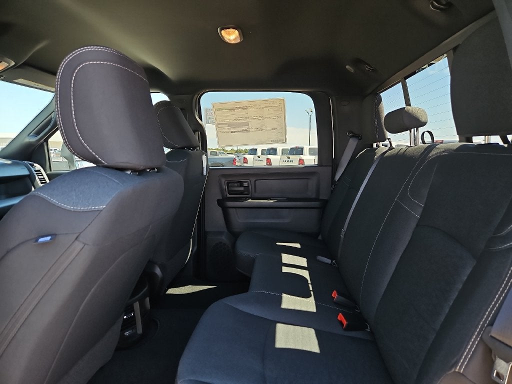 2027 RAM 3500 RAM 3500 TRADESMAN CREW CAB 4X4 8' BOX