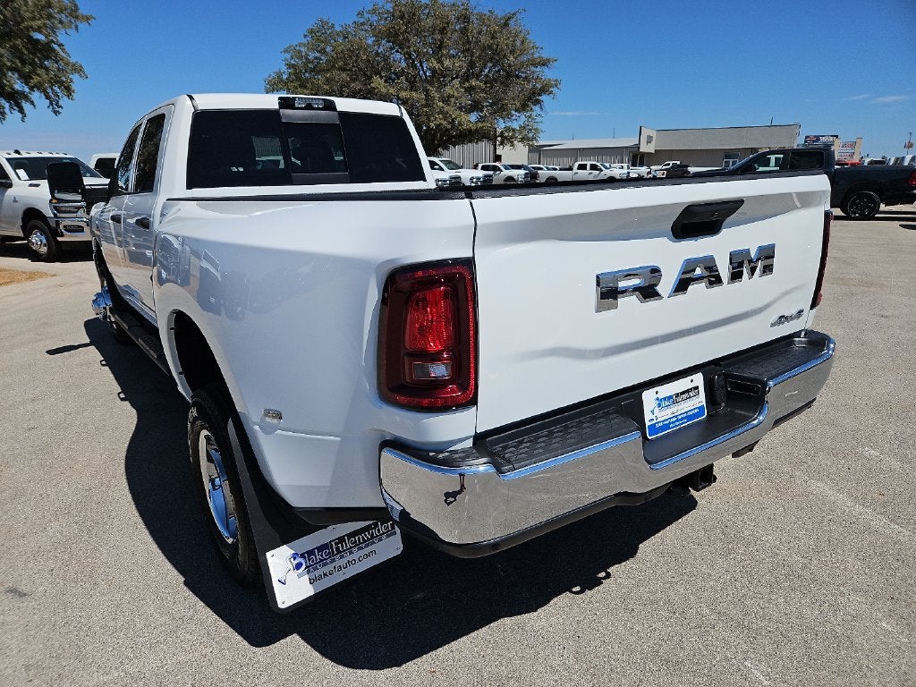 2027 RAM 3500 RAM 3500 TRADESMAN CREW CAB 4X4 8' BOX