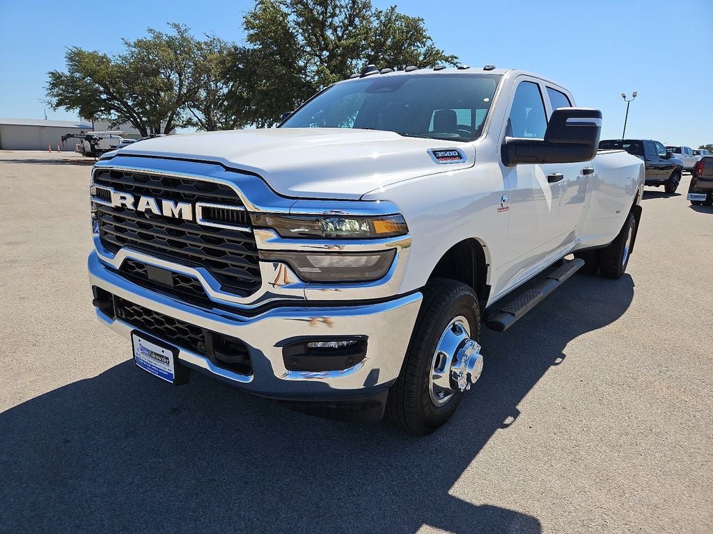 2027 RAM 3500 RAM 3500 TRADESMAN CREW CAB 4X4 8' BOX