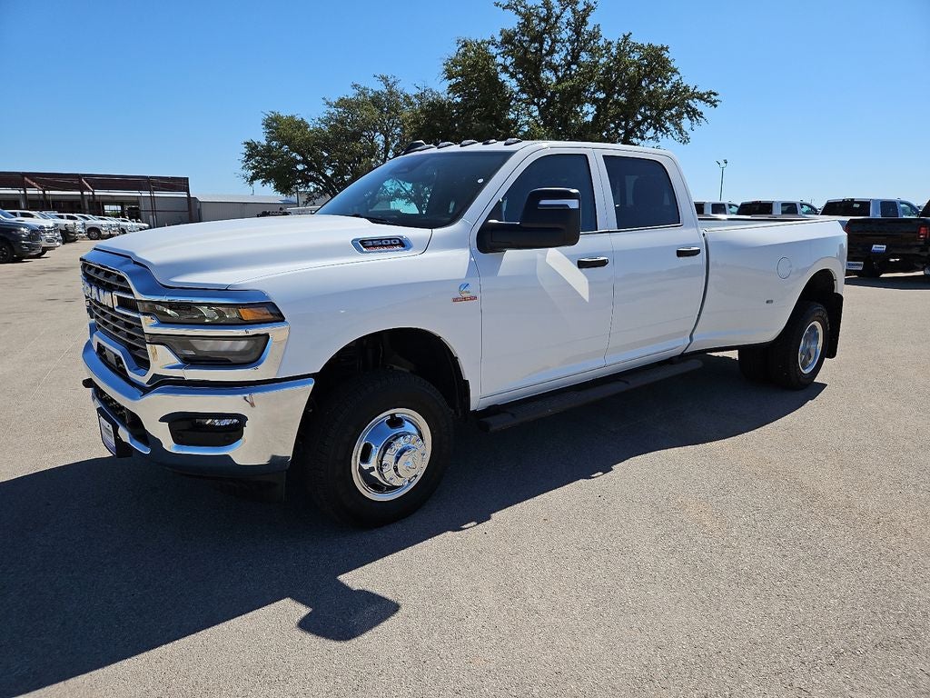 2027 RAM 3500 RAM 3500 TRADESMAN CREW CAB 4X4 8' BOX