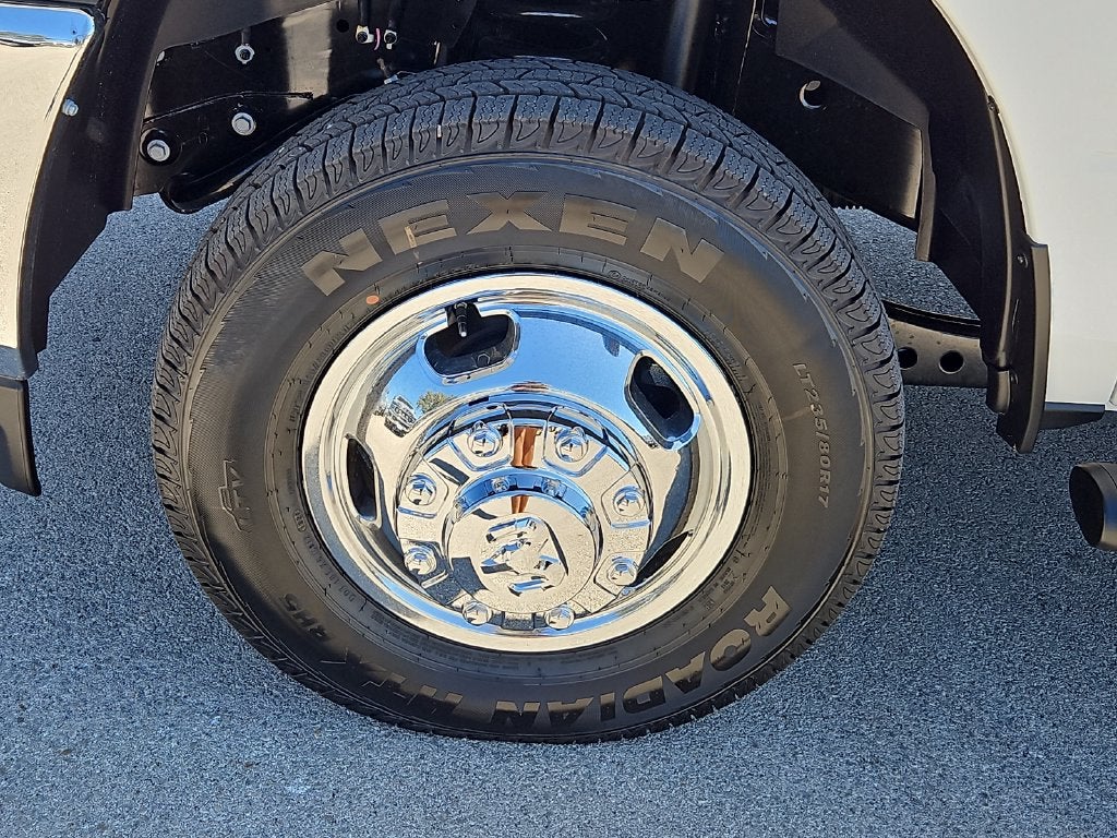2027 RAM 3500 RAM 3500 TRADESMAN CREW CAB 4X4 8' BOX