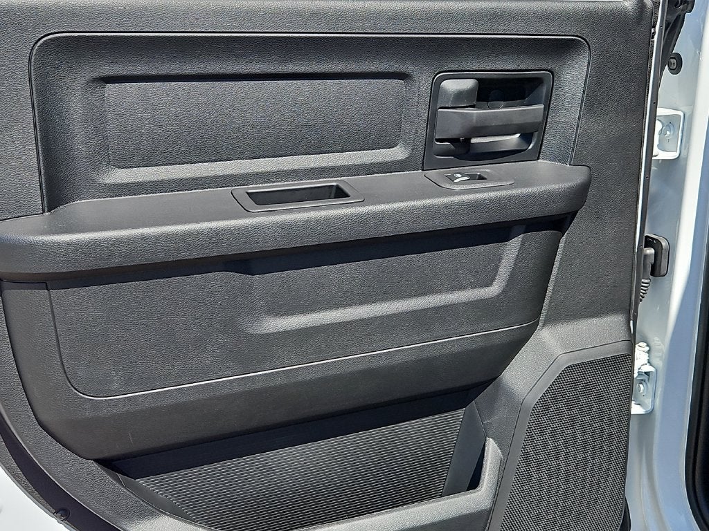 2027 RAM 3500 RAM 3500 TRADESMAN CREW CAB 4X4 8' BOX
