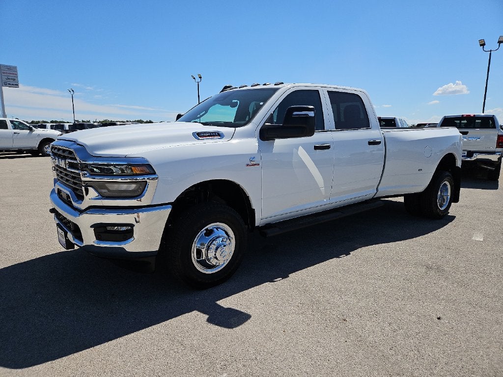 2027 RAM 3500 RAM 3500 TRADESMAN CREW CAB 4X4 8' BOX
