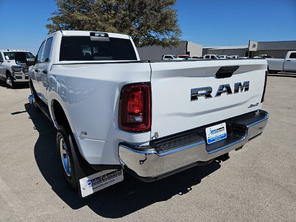 2027 RAM 3500 RAM 3500 TRADESMAN CREW CAB 4X4 8' BOX