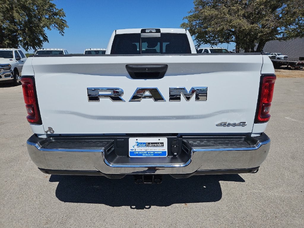 2027 RAM 3500 RAM 3500 TRADESMAN CREW CAB 4X4 8' BOX