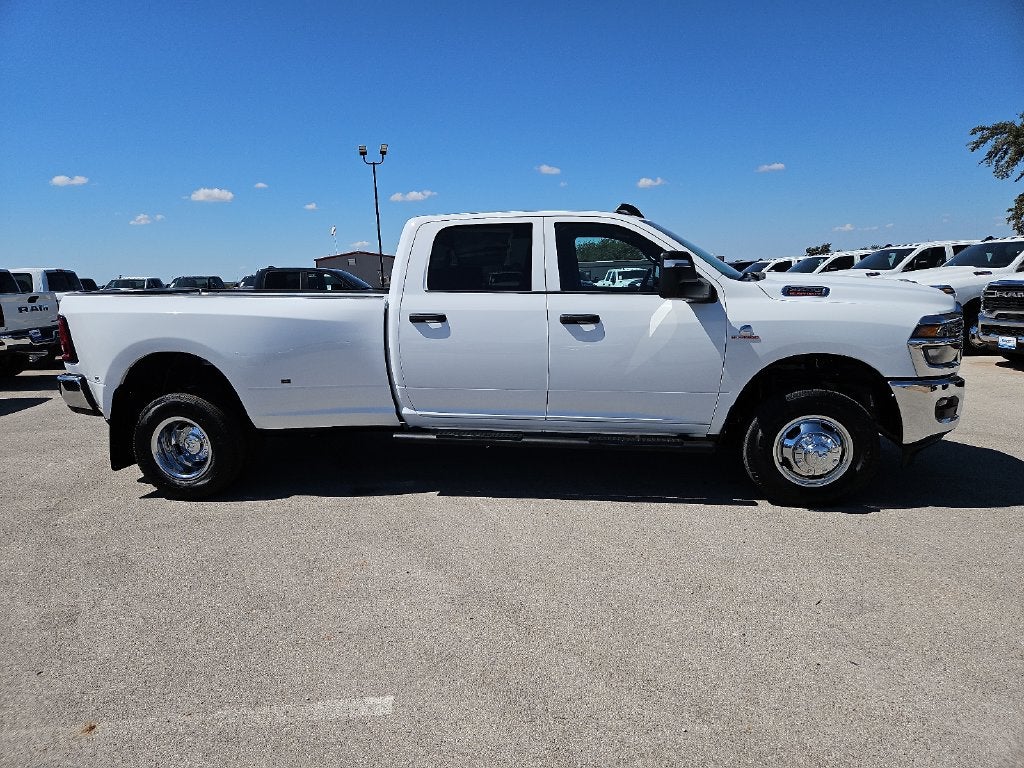 2027 RAM 3500 RAM 3500 TRADESMAN CREW CAB 4X4 8' BOX
