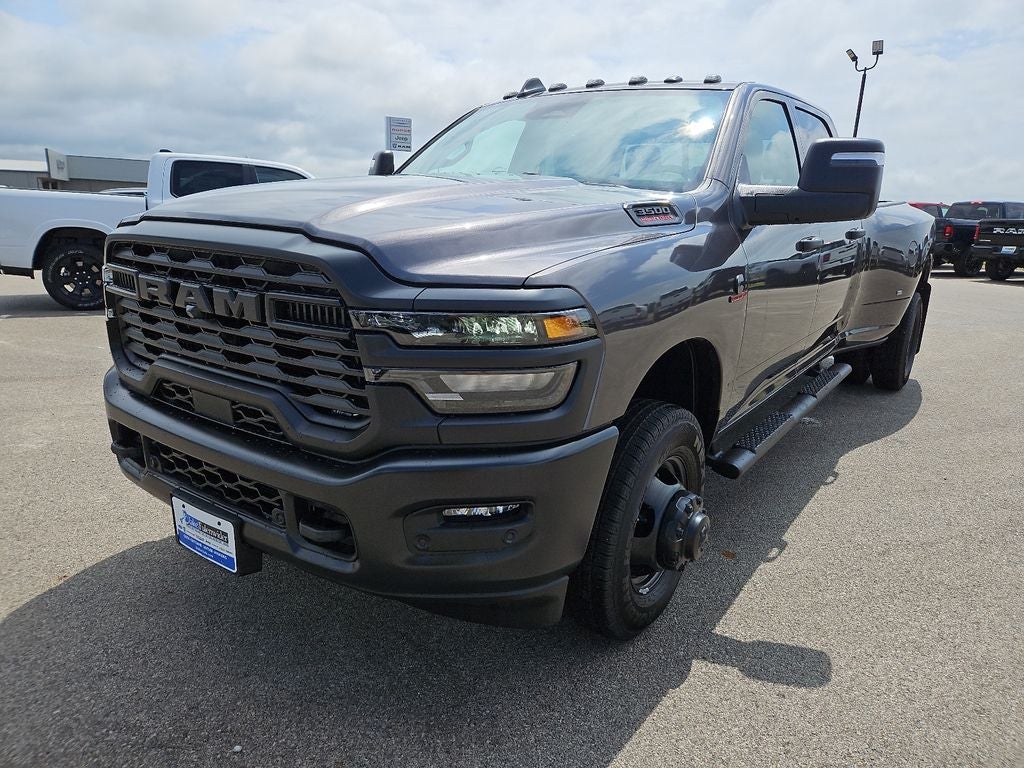 2026 RAM 3500 RAM 3500 TRADESMAN CREW CAB 4X4 8' BOX