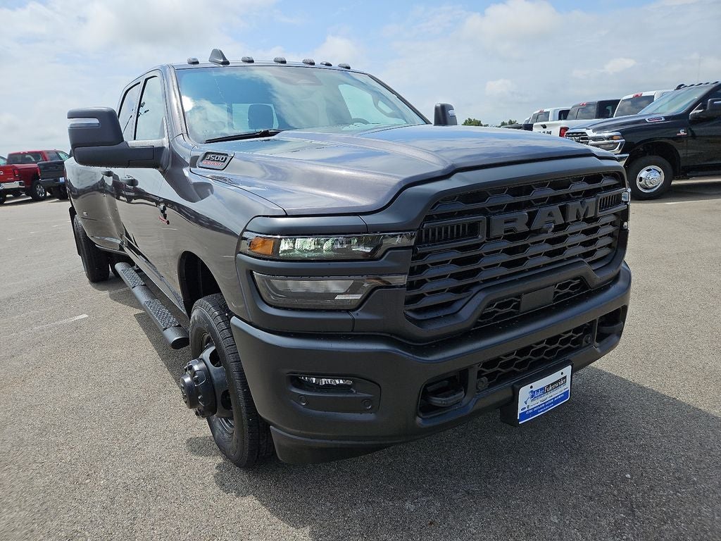 2026 RAM 3500 RAM 3500 TRADESMAN CREW CAB 4X4 8' BOX