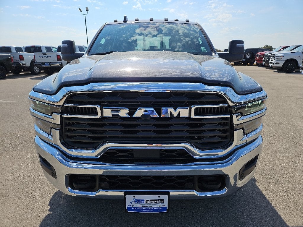 2027 RAM 3500 RAM 3500 TRADESMAN CREW CAB 4X4 8' BOX