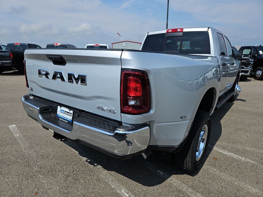 2026 RAM 3500 RAM 3500 TRADESMAN CREW CAB 4X4 8' BOX