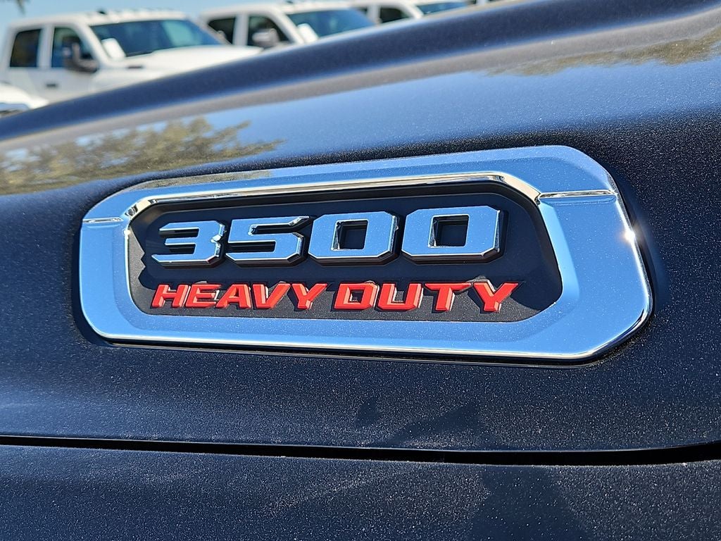 2027 RAM 3500 RAM 3500 TRADESMAN CREW CAB 4X4 8' BOX
