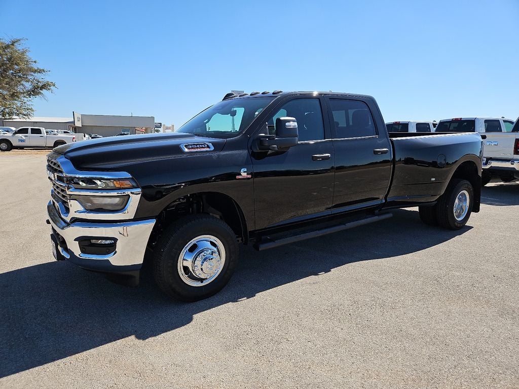 2027 RAM 3500 RAM 3500 TRADESMAN CREW CAB 4X4 8' BOX