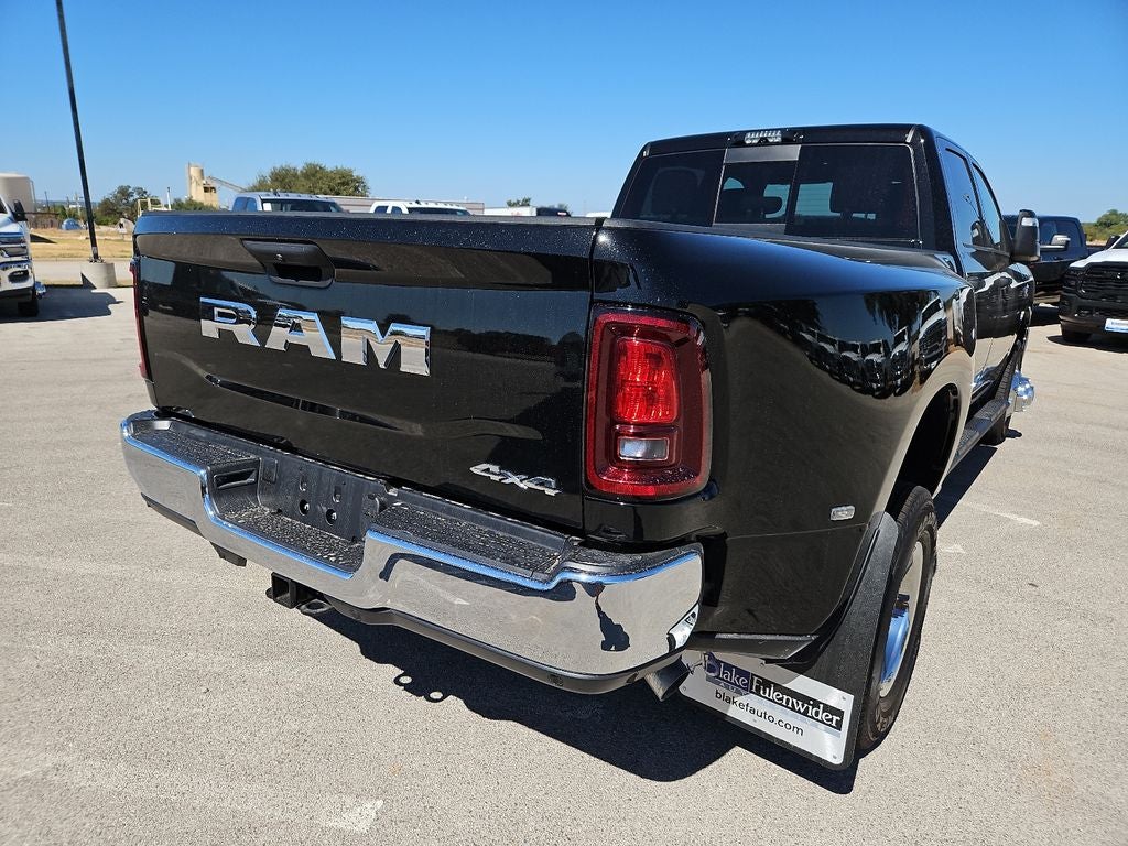 2027 RAM 3500 RAM 3500 TRADESMAN CREW CAB 4X4 8' BOX
