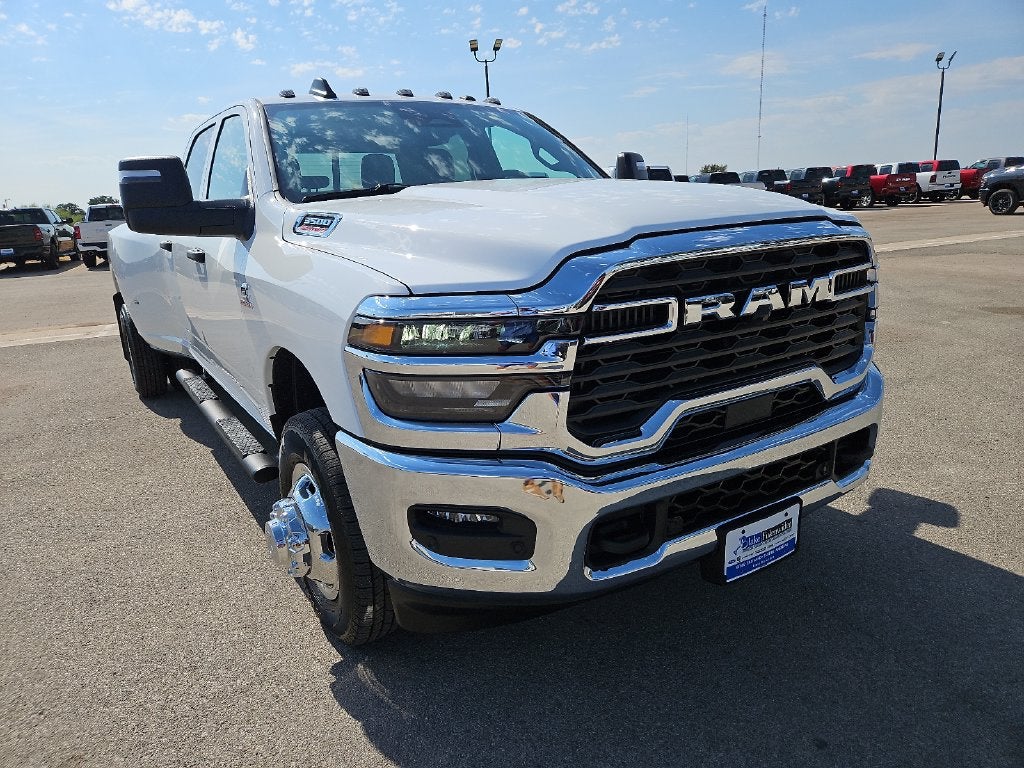 2027 RAM 3500 RAM 3500 TRADESMAN CREW CAB 4X4 8' BOX