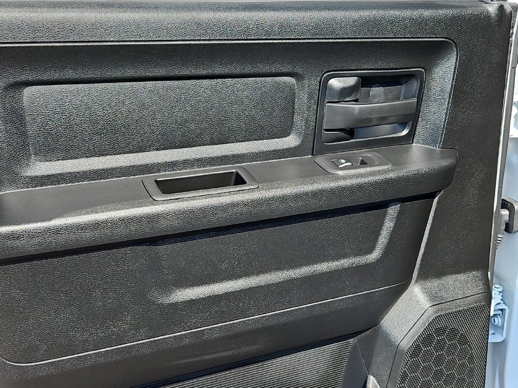 2027 RAM 3500 RAM 3500 TRADESMAN CREW CAB 4X4 8' BOX
