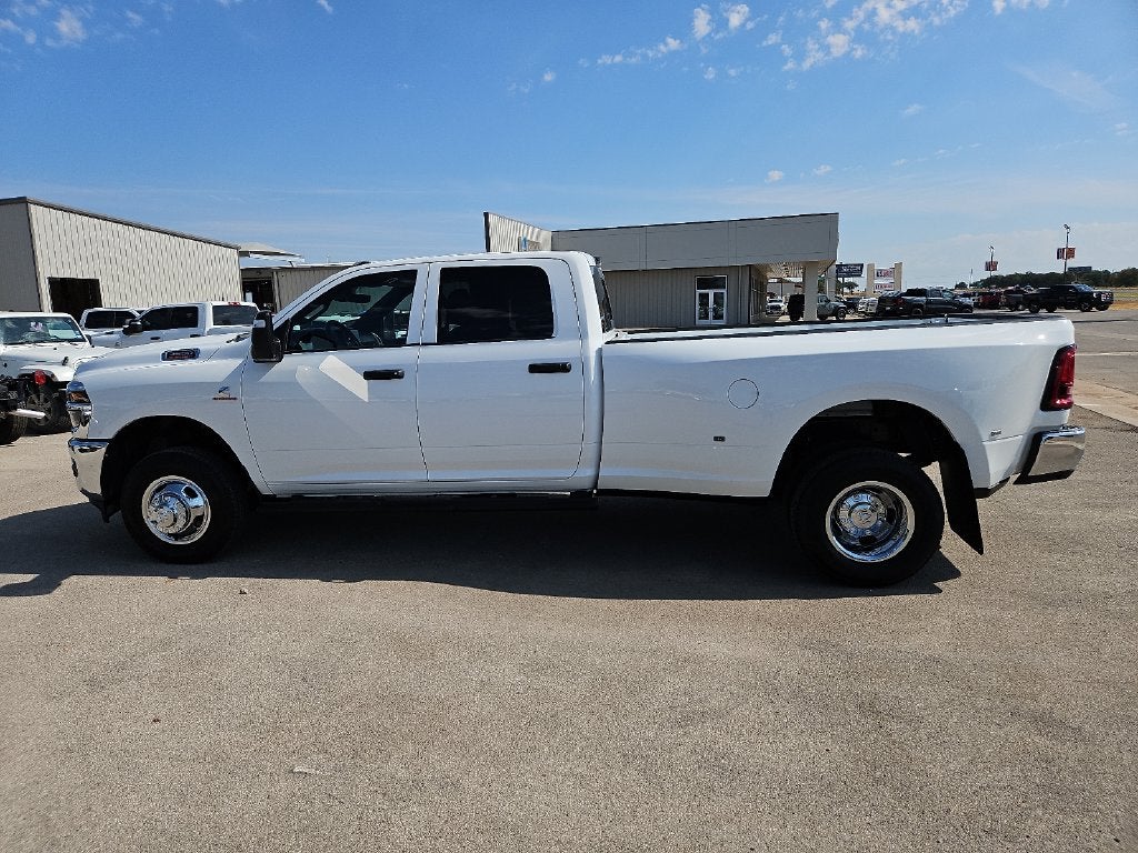 2027 RAM 3500 RAM 3500 TRADESMAN CREW CAB 4X4 8' BOX