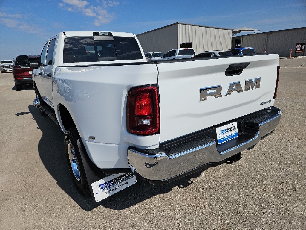 2027 RAM 3500 RAM 3500 TRADESMAN CREW CAB 4X4 8' BOX