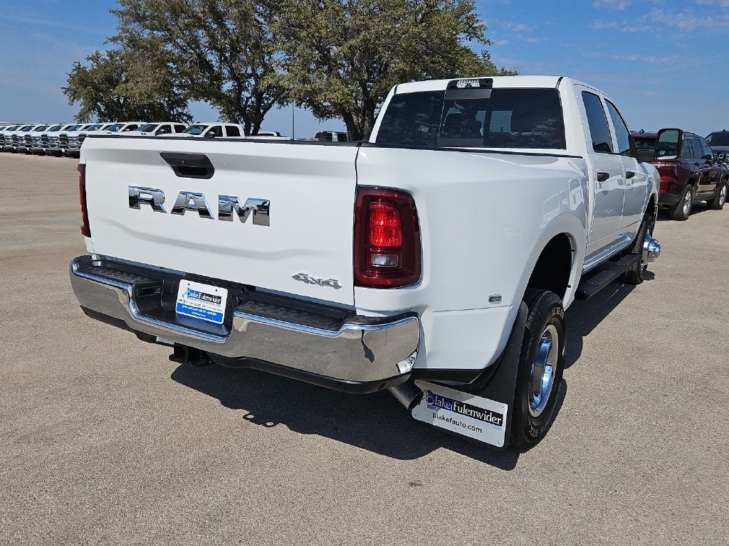 2027 RAM 3500 RAM 3500 TRADESMAN CREW CAB 4X4 8' BOX