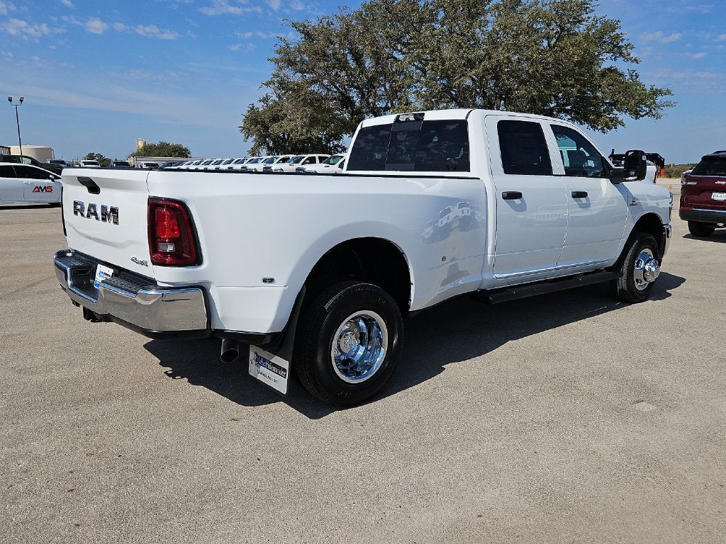 2027 RAM 3500 RAM 3500 TRADESMAN CREW CAB 4X4 8' BOX