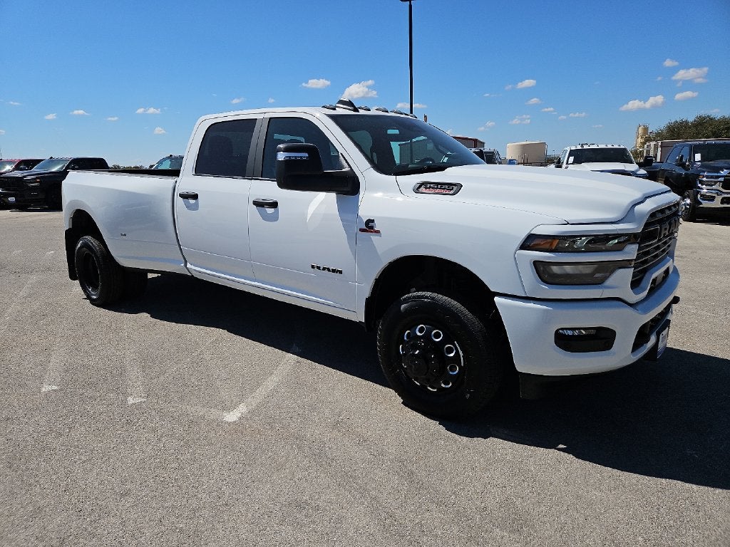 2027 RAM 3500 RAM 3500 LONE STAR CREW CAB 4X4 8' BOX