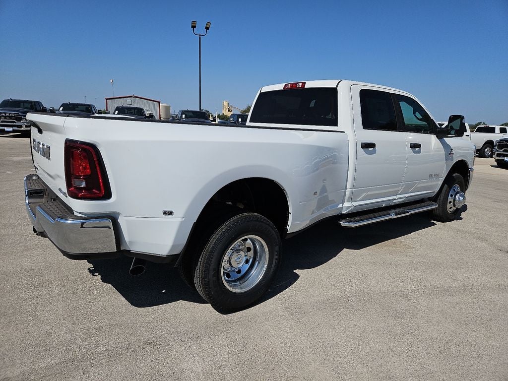 2026 RAM 3500 Big Horn Crew Cab 4x4 8' Box