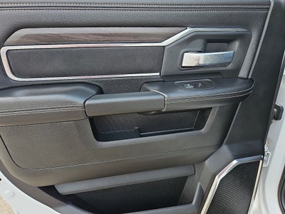 2025 RAM 3500 Laramie Crew Cab 4x4 8' Box