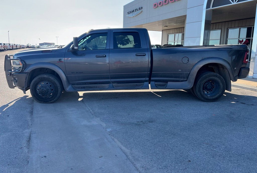 2022 RAM 3500 Laramie Crew Cab 4x4 8' Box