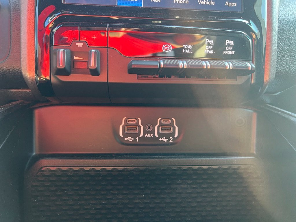 2022 RAM 3500 Laramie Crew Cab 4x4 8' Box