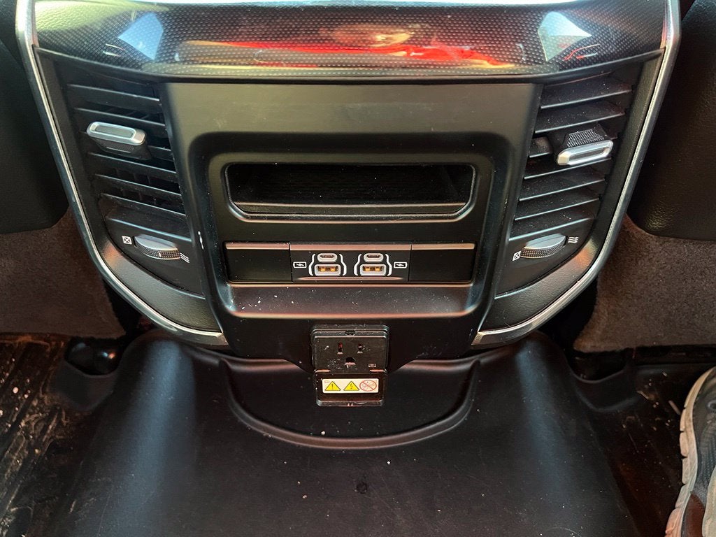 2022 RAM 3500 Laramie Crew Cab 4x4 8' Box