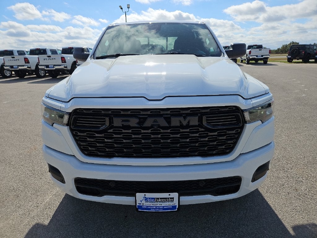 2027 RAM 1500 RAM 1500 EXPRESS CREW CAB 4X2 5'7' BOX