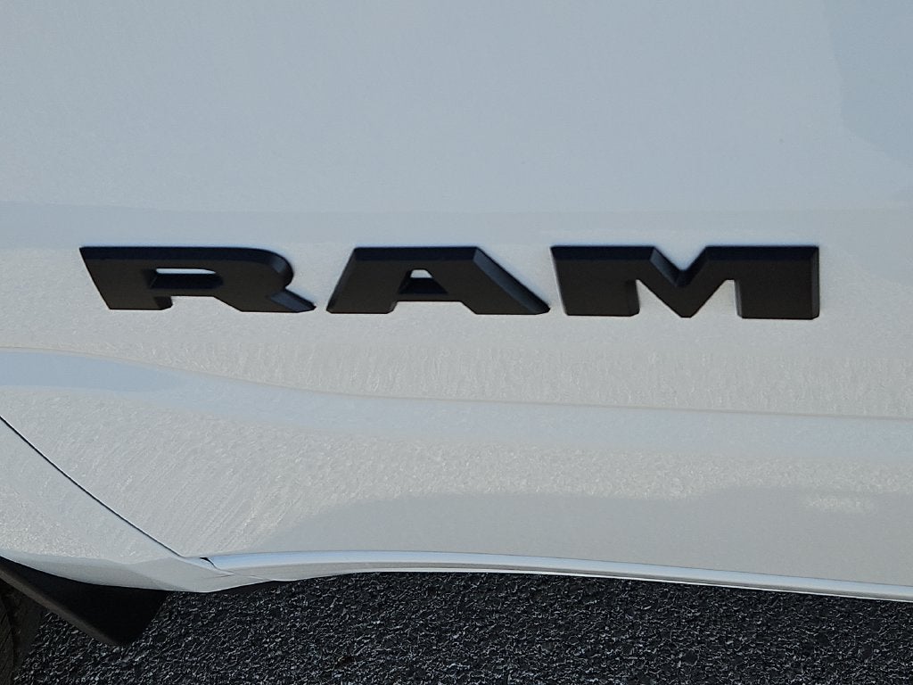 2027 RAM 1500 RAM 1500 EXPRESS CREW CAB 4X2 5'7' BOX