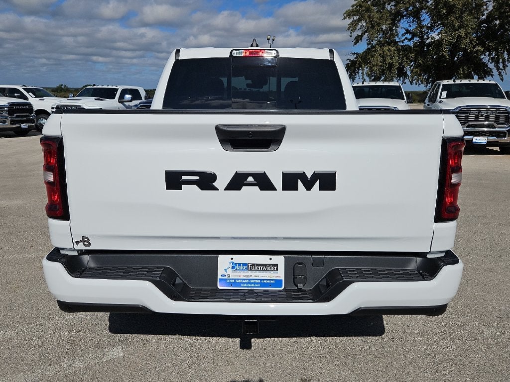 2027 RAM 1500 RAM 1500 EXPRESS CREW CAB 4X2 5'7' BOX