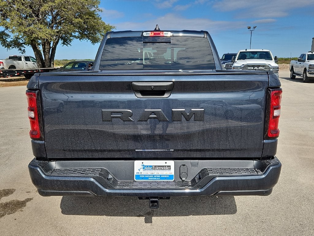 2027 RAM 1500 RAM 1500 EXPRESS CREW CAB 4X2 5'7' BOX