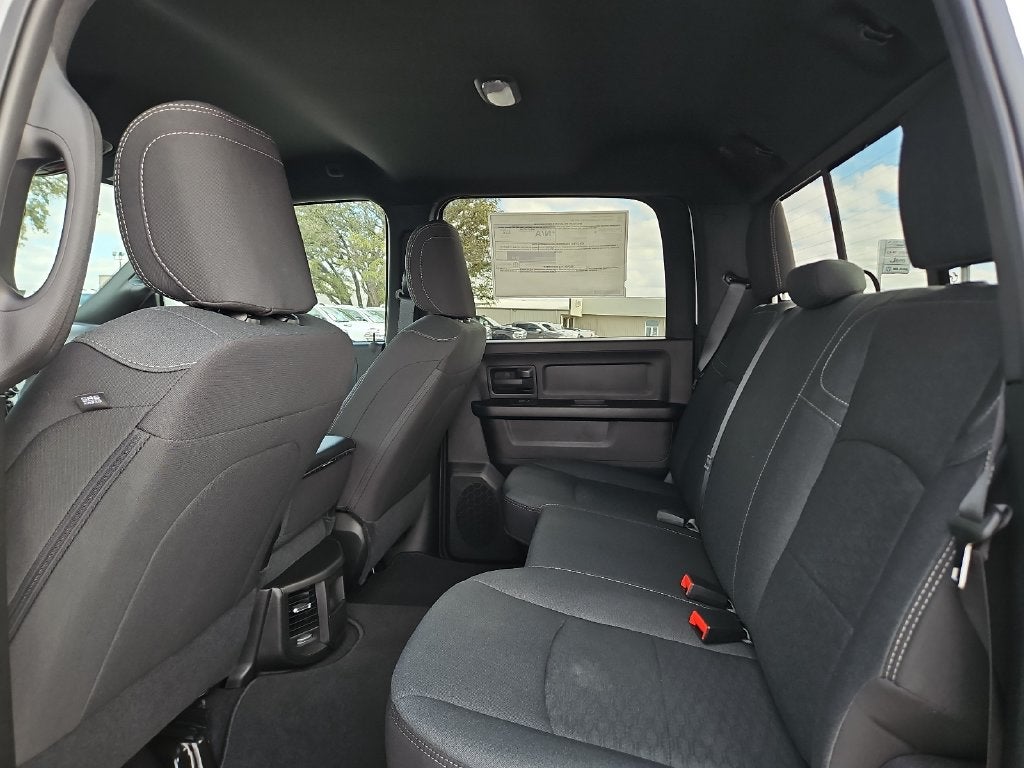 2027 RAM 2500 RAM 2500 TRADESMAN CREW CAB 4X4 6'4' BOX