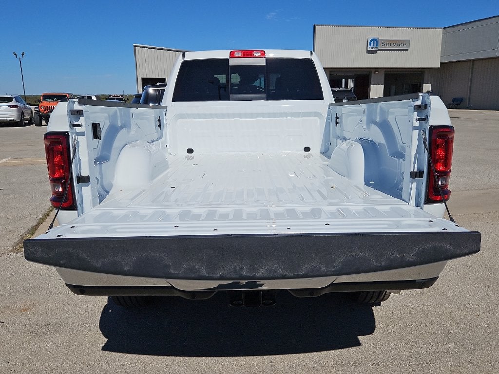 2027 RAM 2500 RAM 2500 TRADESMAN CREW CAB 4X4 8' BOX