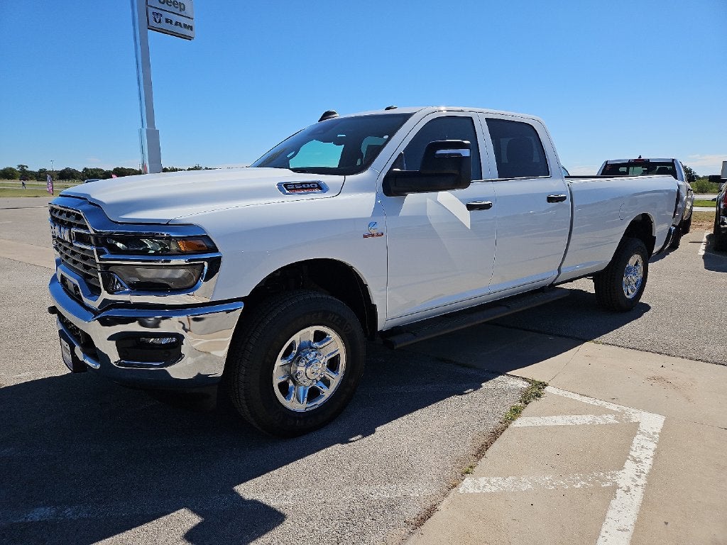 2027 RAM 2500 RAM 2500 TRADESMAN CREW CAB 4X4 8' BOX