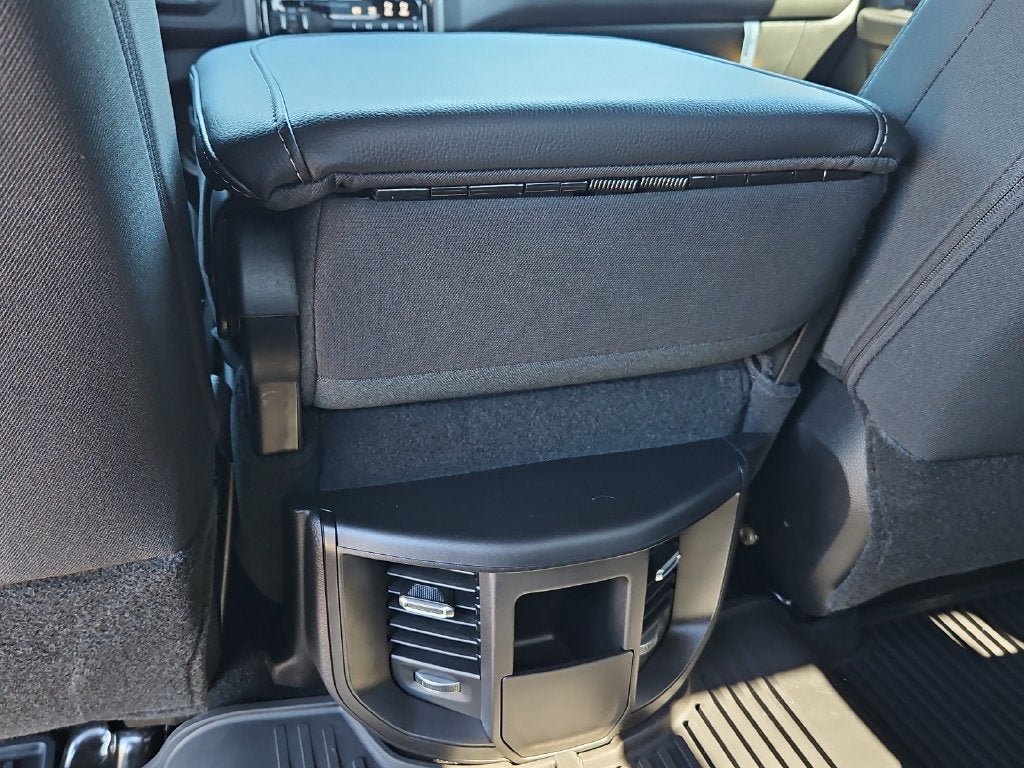 2027 RAM 2500 RAM 2500 TRADESMAN CREW CAB 4X4 8' BOX